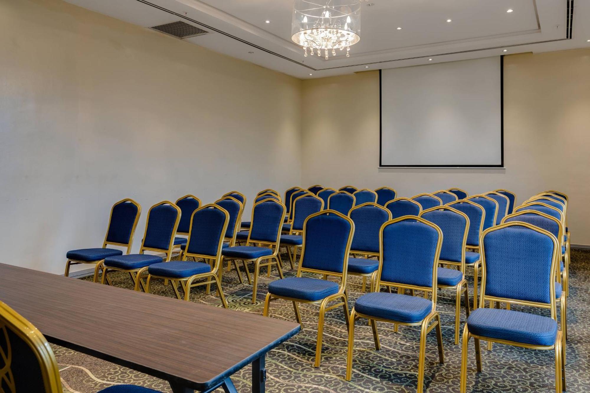 Protea Hotel By Marriott Benin City Select Emotan Exterior foto