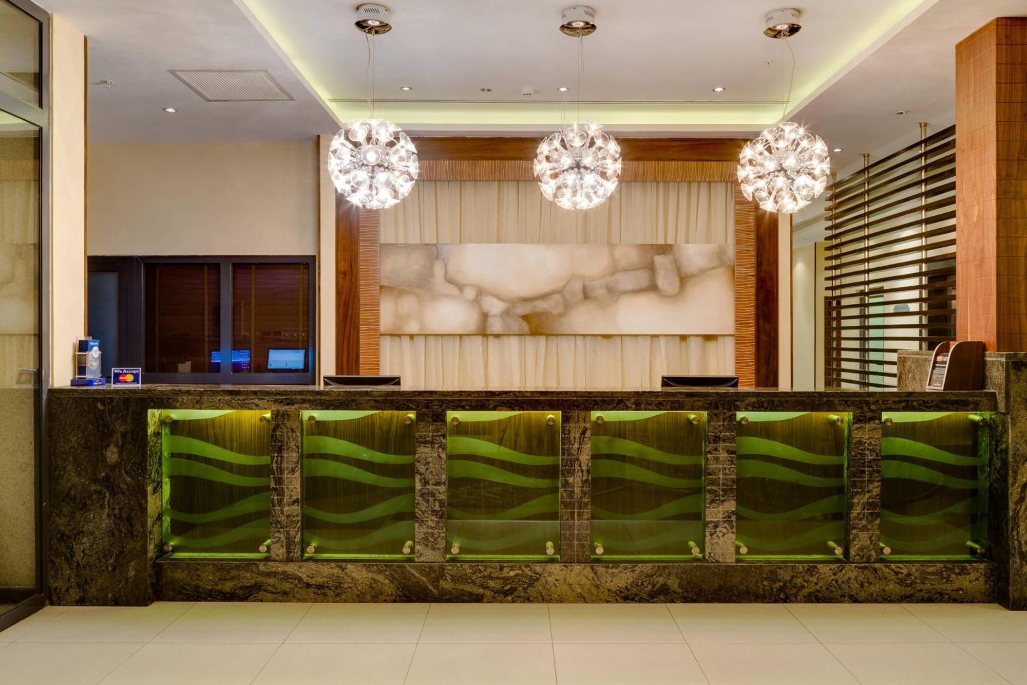Protea Hotel By Marriott Benin City Select Emotan Exterior foto